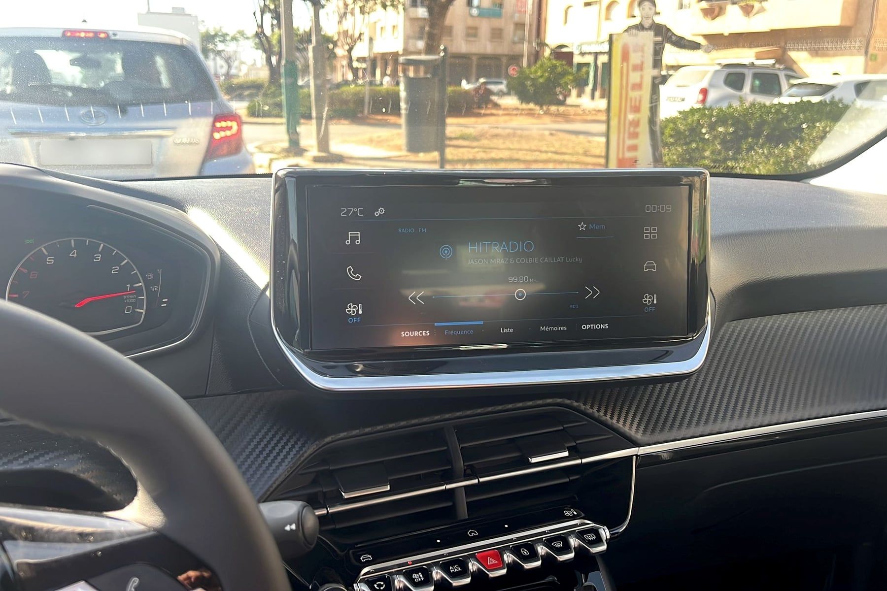 Peugeot 208 Grise 2025, l'intérieur